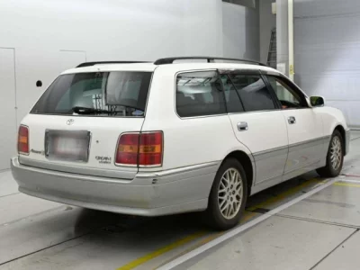 Toyota Crown Estate