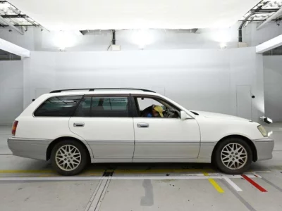 Toyota Crown Estate