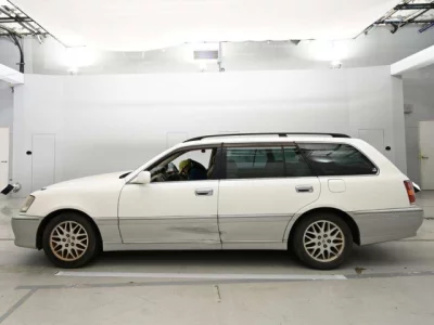Toyota Crown Estate