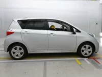 Toyota RACTIS лот № 30088 оценка 3.5  с аукциона в Японии 2