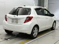 Toyota VITZ лот № 30069 оценка 4  с аукциона в Японии 1