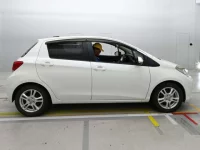 Toyota VITZ лот № 30069 оценка 4  с аукциона в Японии 2