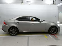 Lexus IS лот № 30167 оценка 3.5  с аукциона в Японии 2