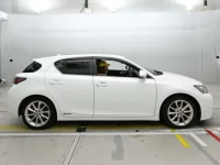 Lexus CT лот № 30195 оценка 3.5  с аукциона в Японии 2