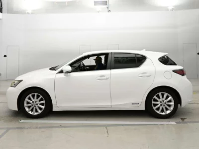 Lexus CT  с аукциона в Японии