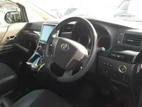 Toyota VELLFIRE лот № 30006 оценка 4  с аукциона в Японии 8