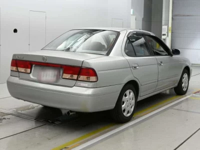 Nissan SUNNY  с аукциона в Японии