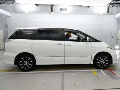 Toyota ESTIMA HYBRID