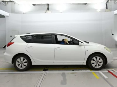 Toyota CALDINA  с аукциона в Японии