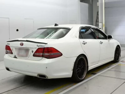Toyota CROWN  с аукциона в Японии
