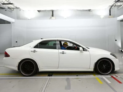 Toyota CROWN  с аукциона в Японии