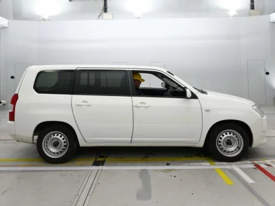 Toyota Succeed