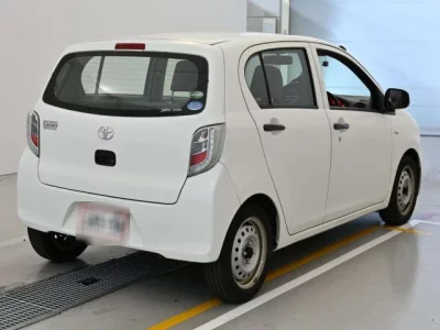 Toyota PIXIS EPOCH  с аукциона в Японии