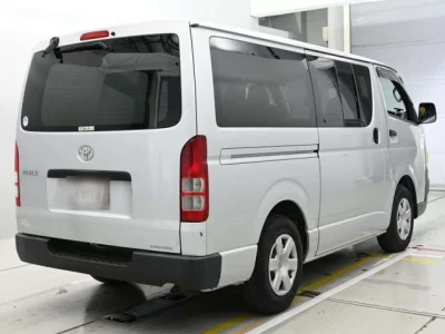 Toyota HIACE VAN  с аукциона в Японии