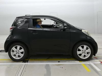 Toyota iQ