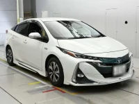 Toyota PRIUS PHV лот № 30330 оценка 3.5  с аукциона в Японии 4