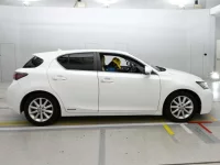 Lexus CT лот № 90284 оценка 3.5  с аукциона в Японии 2
