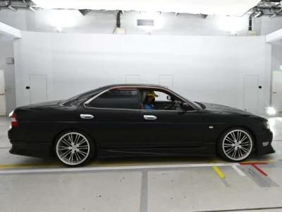 Nissan LAUREL  с аукциона в Японии