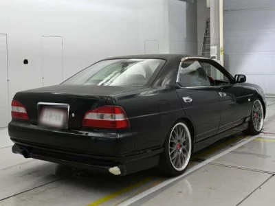 Nissan LAUREL  с аукциона в Японии
