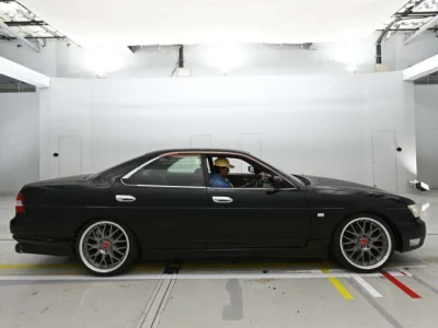 Nissan LAUREL  с аукциона в Японии