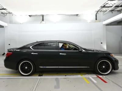 Lexus LS600hL