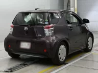 Toyota IQ лот № 33267 оценка 4  с аукциона в Японии 1