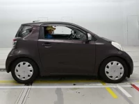 Toyota IQ лот № 33267 оценка 4  с аукциона в Японии 2