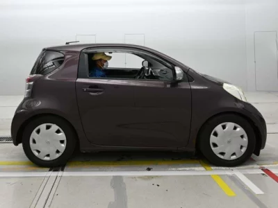 Toyota iQ