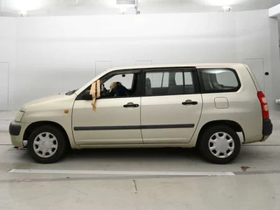 Toyota SUCCEED  с аукциона в Японии