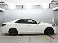 Toyota CROWN лот № 30464 оценка 4  с аукциона в Японии 2