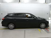 Toyota COROLLA FIELDER лот № 30496 оценка 3  с аукциона в Японии 2