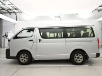 Toyota HIACE лот № 30384 оценка 3.5  с аукциона в Японии 3