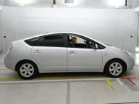 Toyota Prius лот № 10155 оценка 4.5  с аукциона в Японии 2