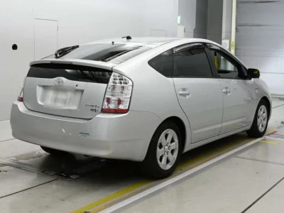 Toyota Prius  с аукциона в Японии