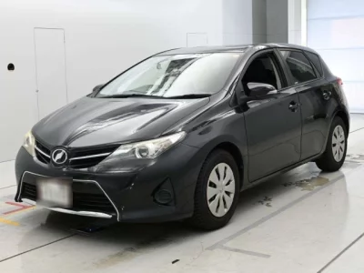 Toyota AURIS  с аукциона в Японии