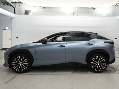 Lexus RZ