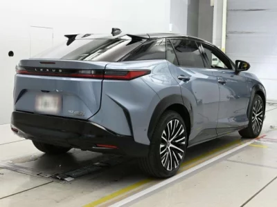 Lexus RZ