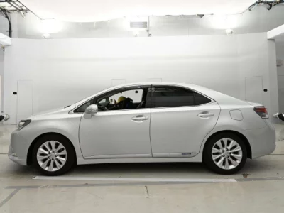 Lexus HS  с аукциона в Японии