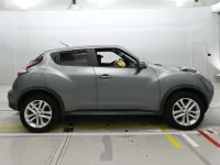 Nissan JUKE лот № 30429 оценка 4  с аукциона в Японии 2