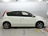 Nissan NOTE лот № 30452 оценка 3  с аукциона в Японии 2