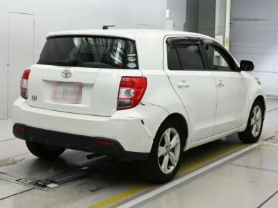 Toyota IST  с аукциона в Японии