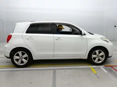 Toyota IST  с аукциона в Японии