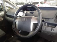 Toyota NOAH лот № 30564 оценка 4  с аукциона в Японии 8