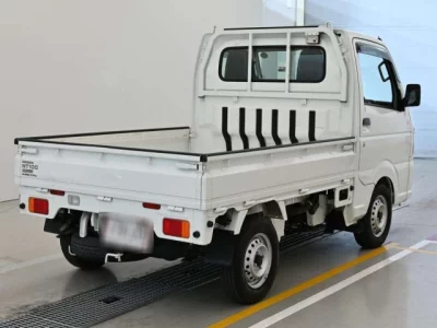 Nissan NT100 Clipper
