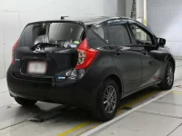 Nissan NOTE лот № 30648 оценка 3.5  с аукциона в Японии 1