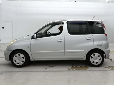 Toyota FUNCARGO  с аукциона в Японии