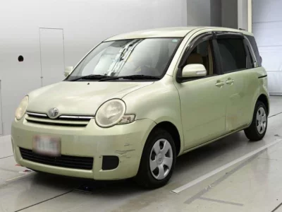 Toyota SIENTA  с аукциона в Японии