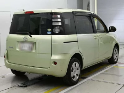 Toyota SIENTA  с аукциона в Японии