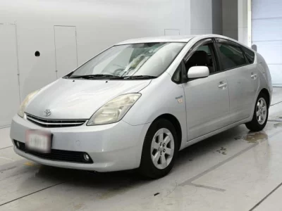 Toyota Prius  с аукциона в Японии