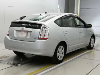 Toyota Prius  с аукциона в Японии